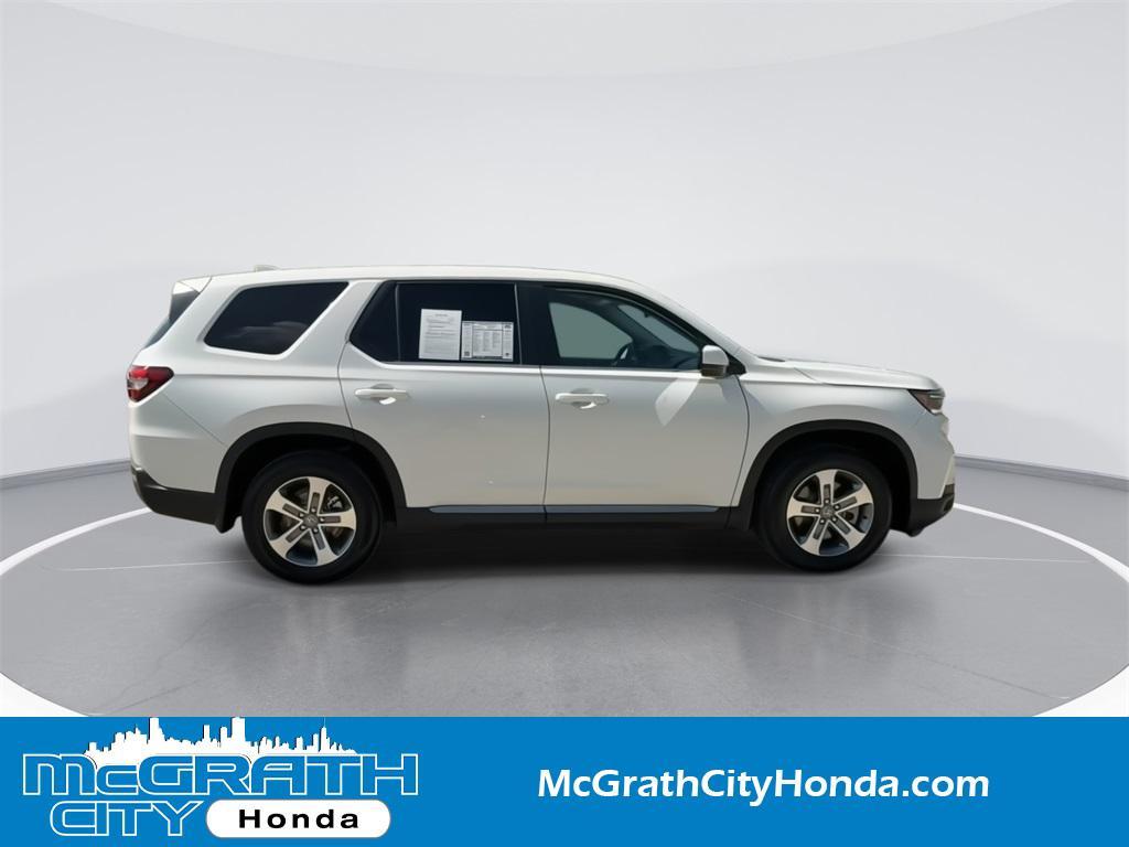 used 2025 Honda Pilot car, priced at $43,889