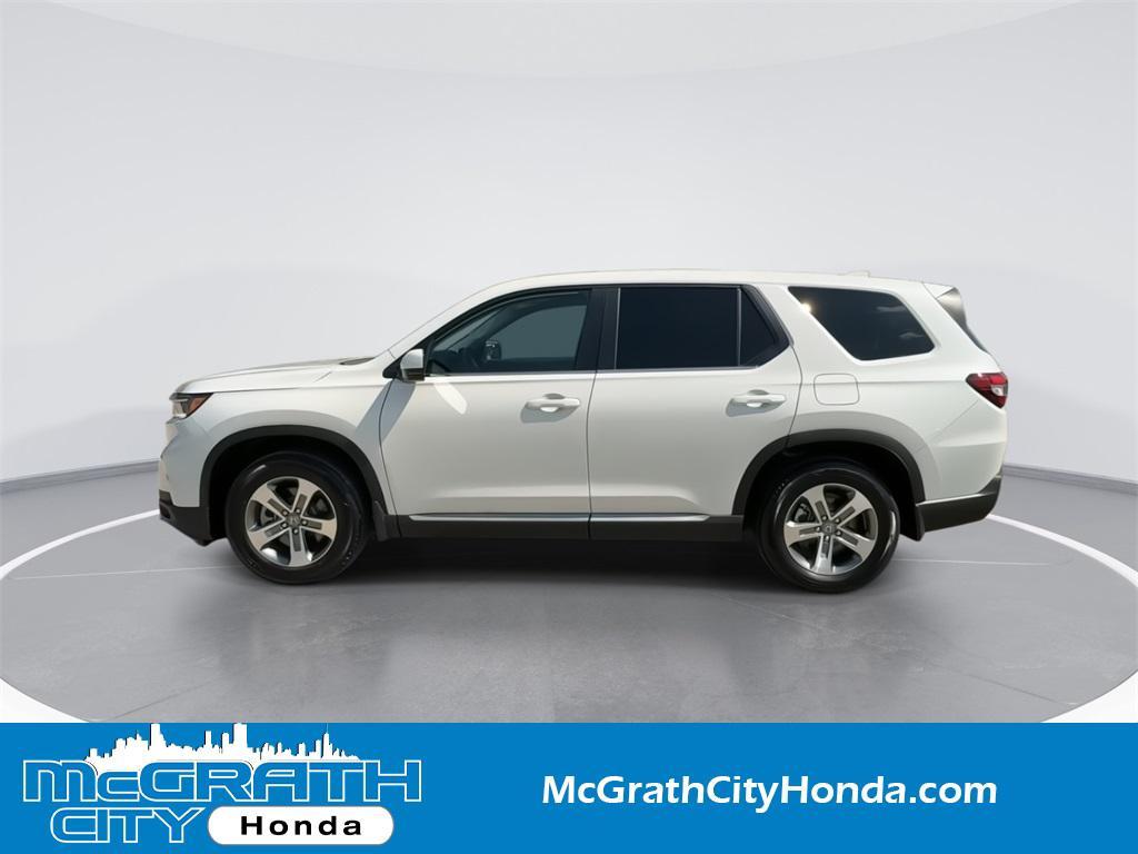 used 2025 Honda Pilot car, priced at $43,889