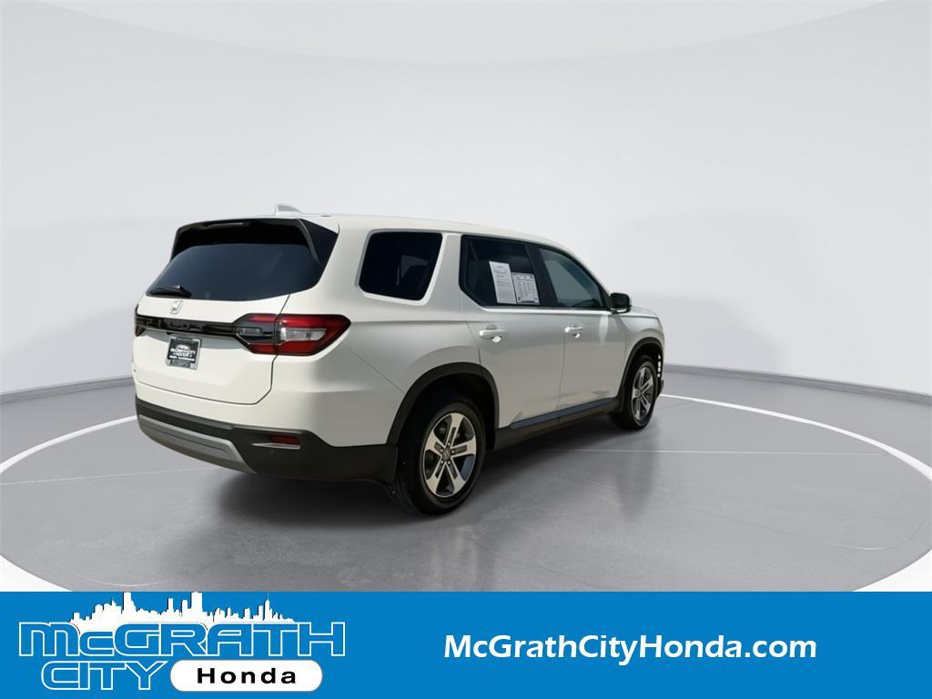 used 2025 Honda Pilot car, priced at $43,889