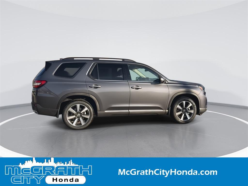 new 2025 Honda Pilot car, priced at $50,095