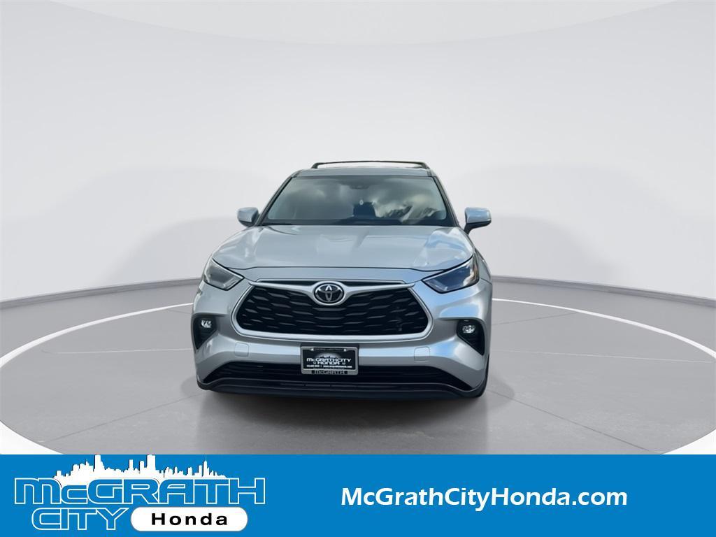 used 2023 Toyota Highlander car, priced at $29,562