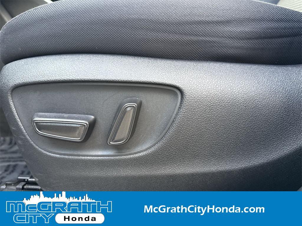 used 2023 Toyota Highlander car, priced at $29,562