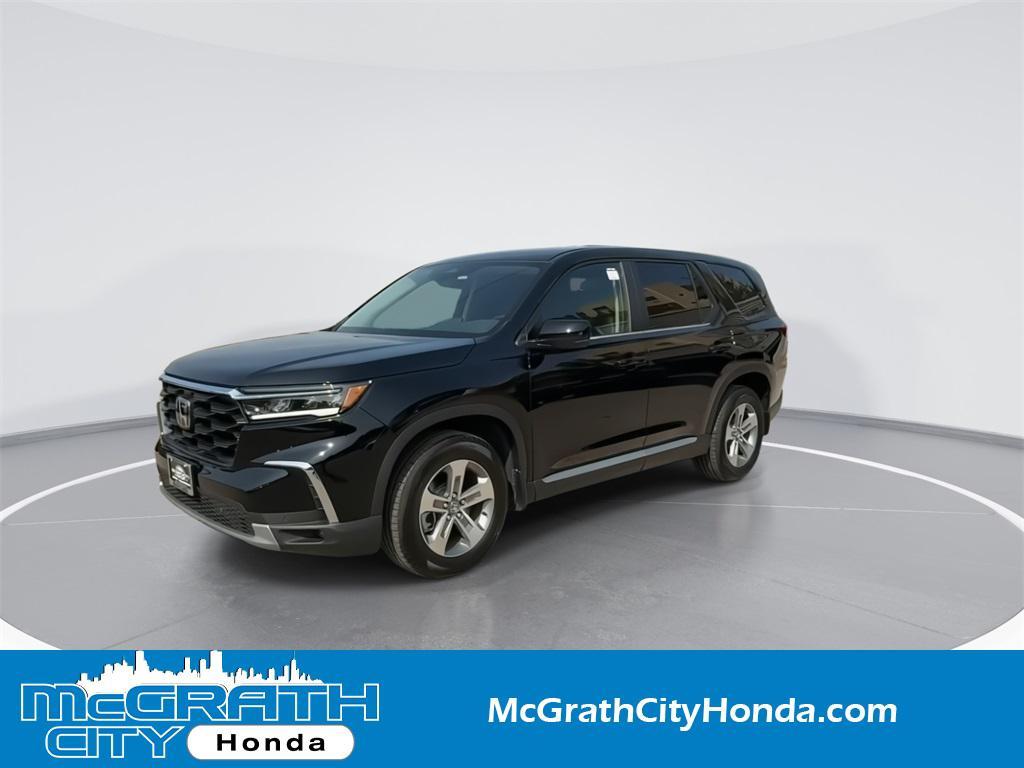 new 2025 Honda Pilot car, priced at $43,315