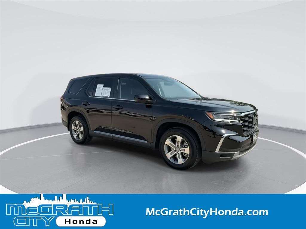 new 2025 Honda Pilot car, priced at $43,315