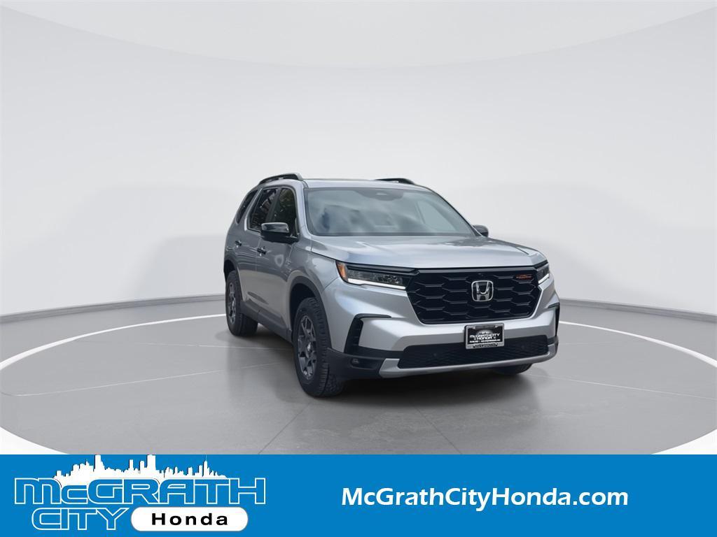 new 2025 Honda Pilot car, priced at $48,147