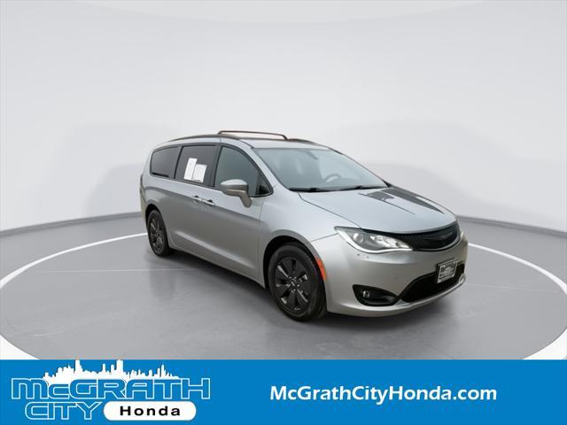 used 2020 Chrysler Pacifica Hybrid car, priced at $18,552