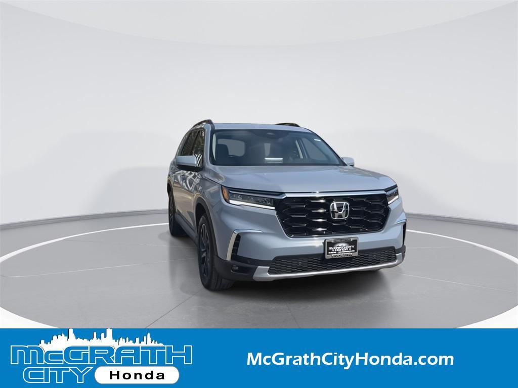 new 2025 Honda Pilot car, priced at $49,713