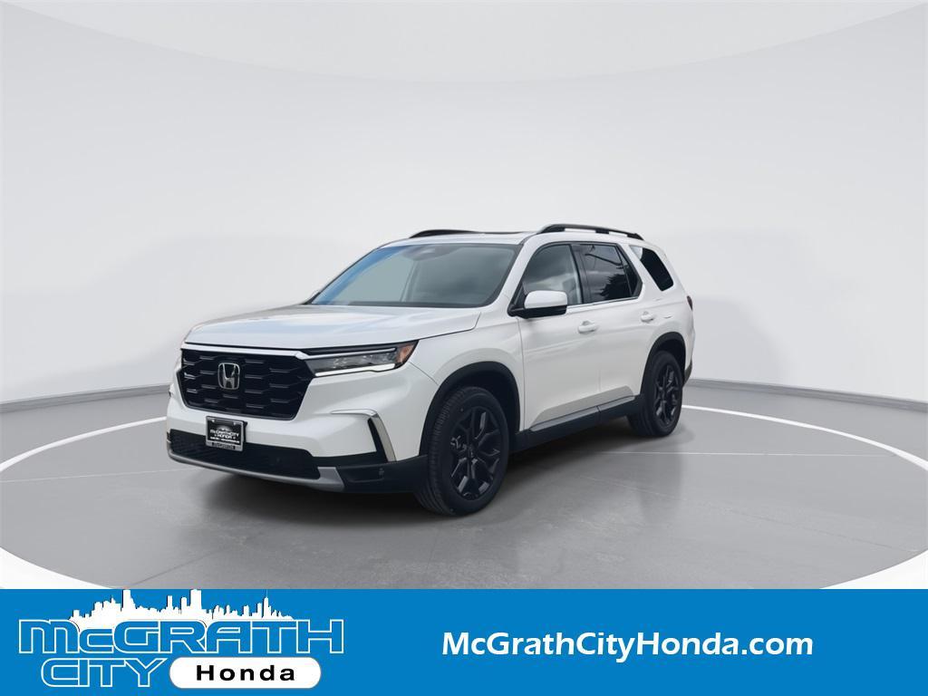 new 2025 Honda Pilot car, priced at $49,121