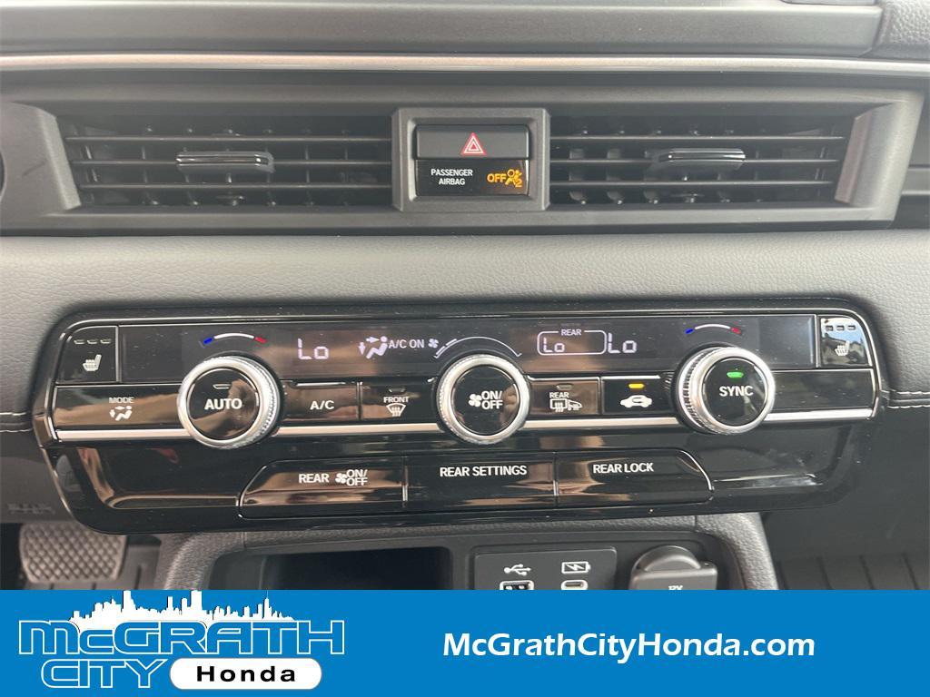 new 2025 Honda Pilot car, priced at $49,121