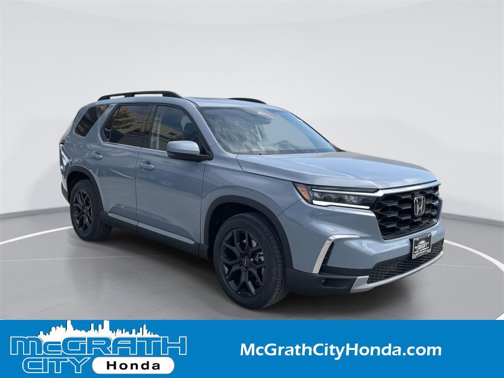 new 2025 Honda Pilot car, priced at $47,666