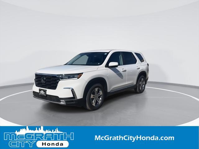 new 2025 Honda Pilot car, priced at $45,998