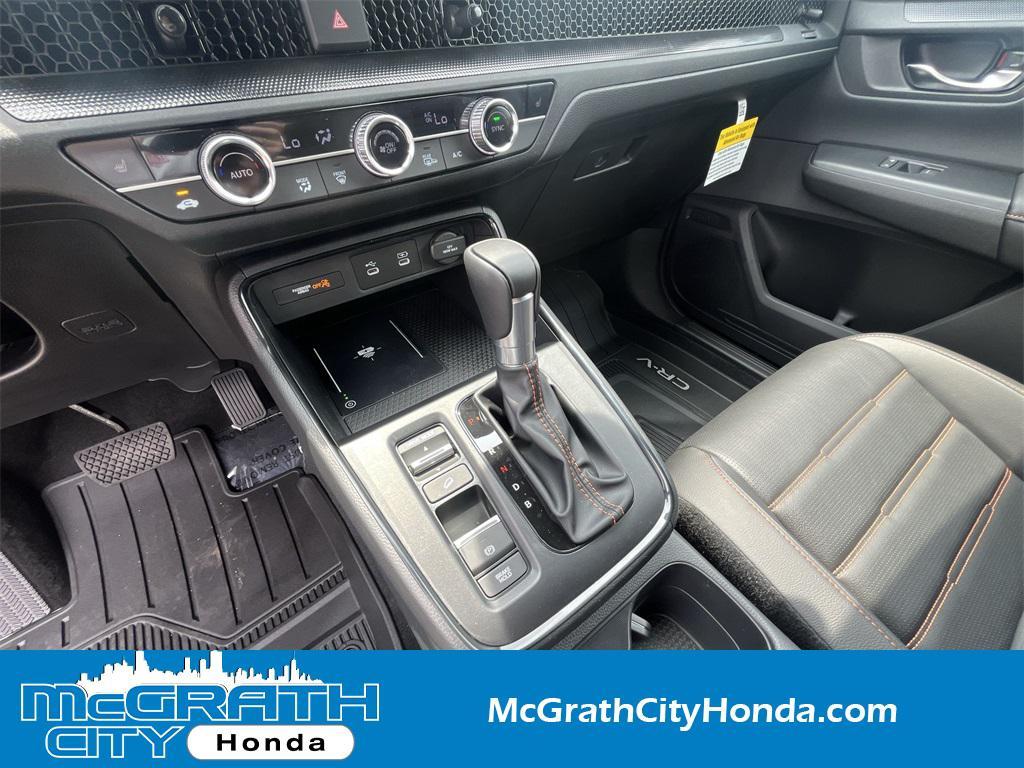 new 2026 Honda CR-V Hybrid car, priced at $40,015