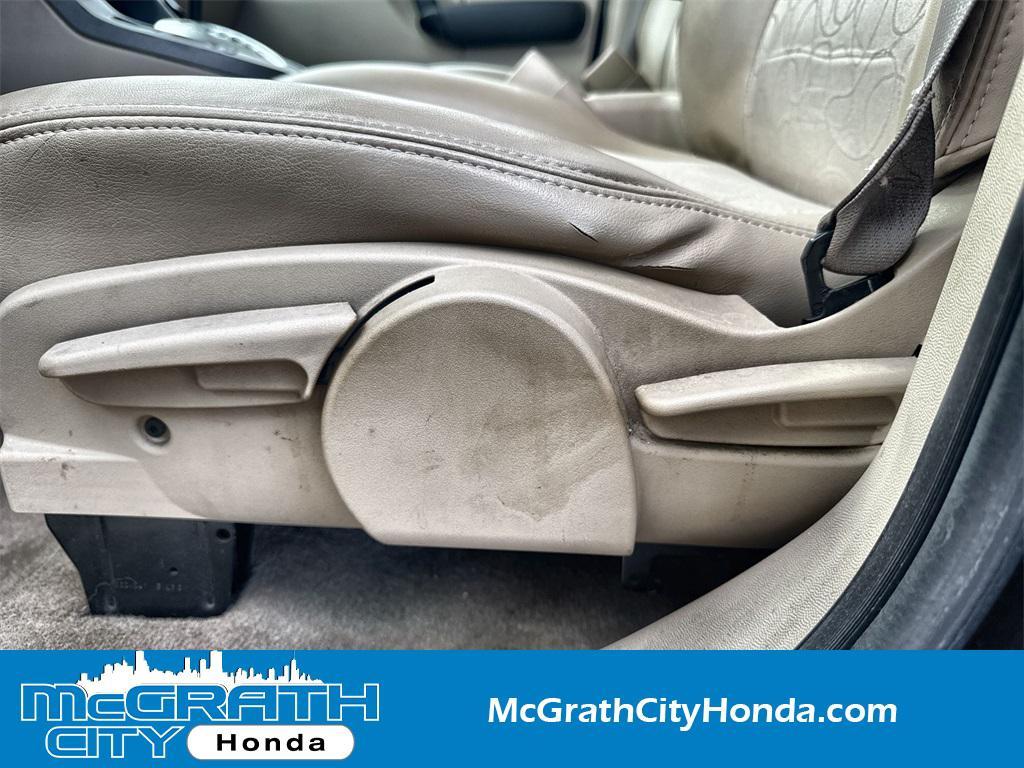 used 2005 Saturn Vue car, priced at $5,498