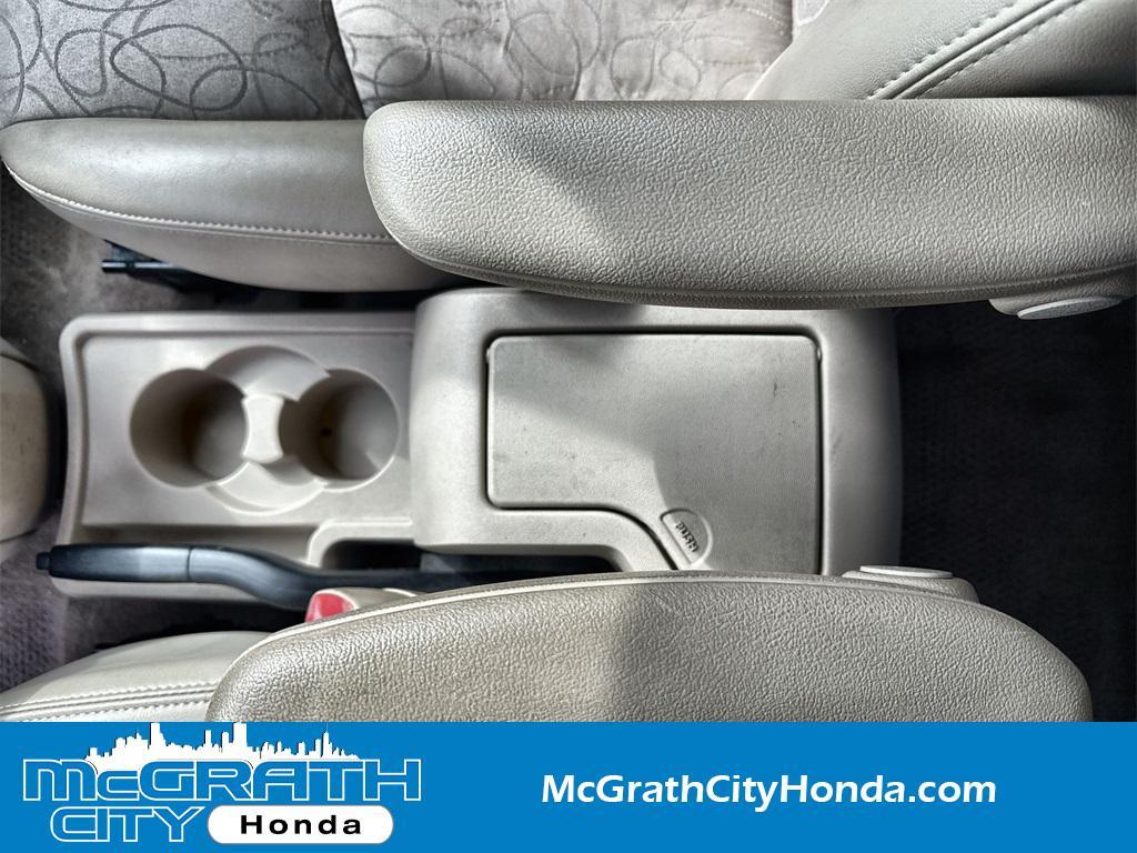 used 2005 Saturn Vue car, priced at $5,498