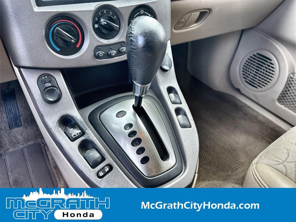 used 2005 Saturn Vue car, priced at $5,498