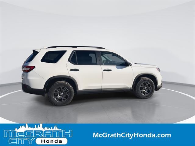 new 2025 Honda Pilot car, priced at $49,730