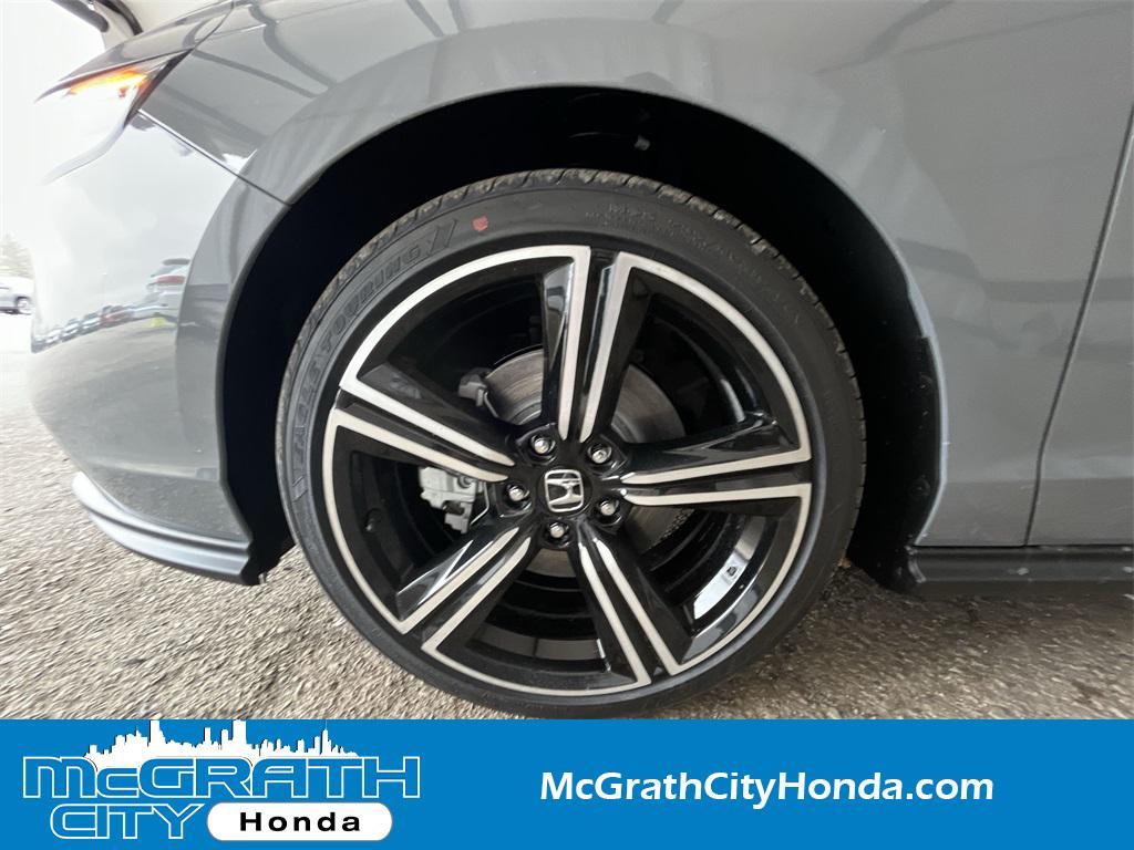 new 2025 Honda Accord Hybrid car, priced at $33,700