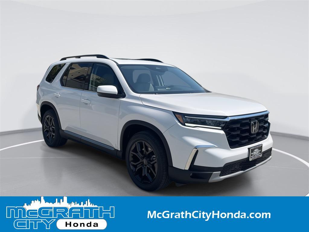 new 2025 Honda Pilot car, priced at $47,666