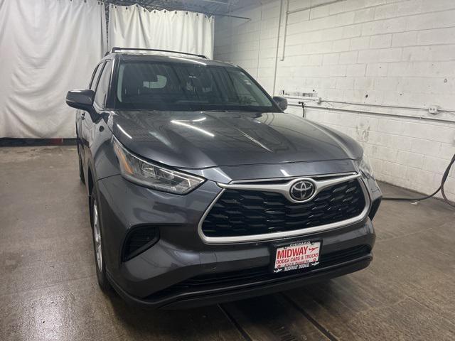 used 2021 Toyota Highlander car, priced at $26,495