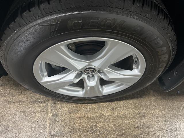 used 2021 Toyota Highlander car, priced at $26,495