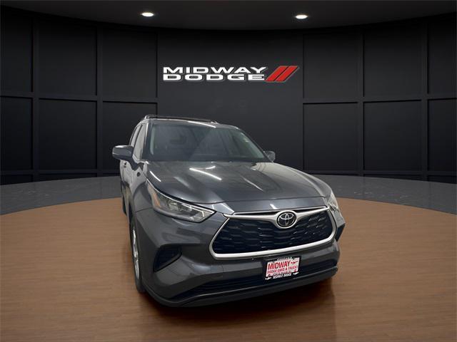used 2021 Toyota Highlander car, priced at $25,999
