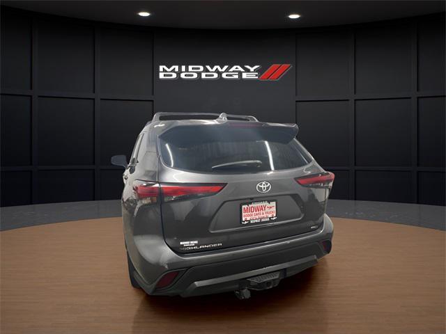used 2021 Toyota Highlander car, priced at $25,999