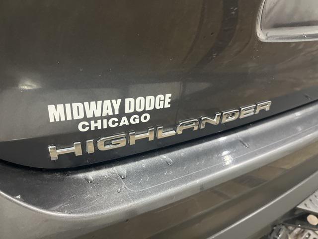 used 2021 Toyota Highlander car, priced at $25,999