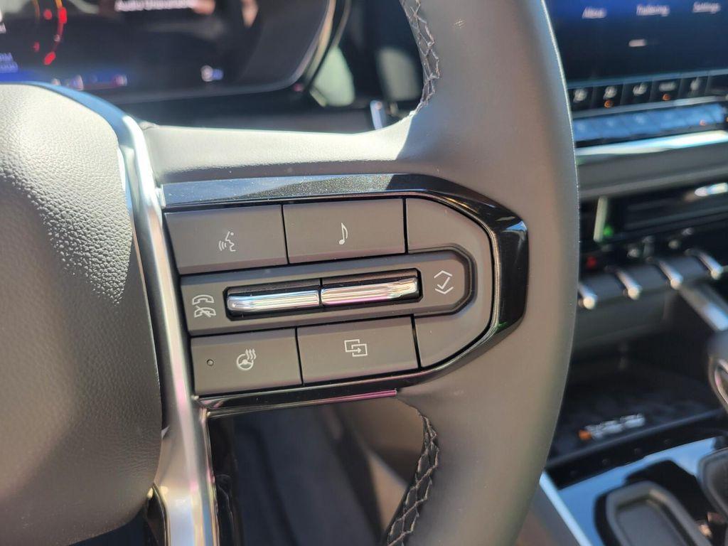 new 2025 Chevrolet Colorado car, priced at $40,020