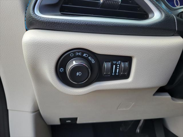 used 2021 Chrysler Pacifica Hybrid car, priced at $22,987