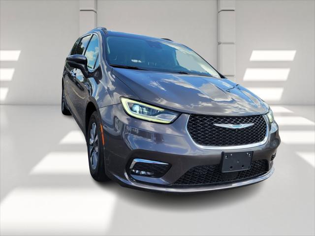 used 2021 Chrysler Pacifica Hybrid car, priced at $22,987