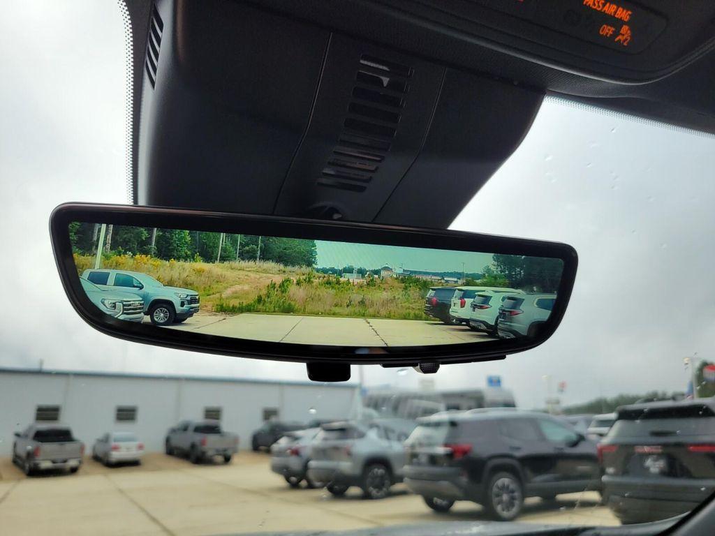 new 2026 Chevrolet Traverse car, priced at $43,600