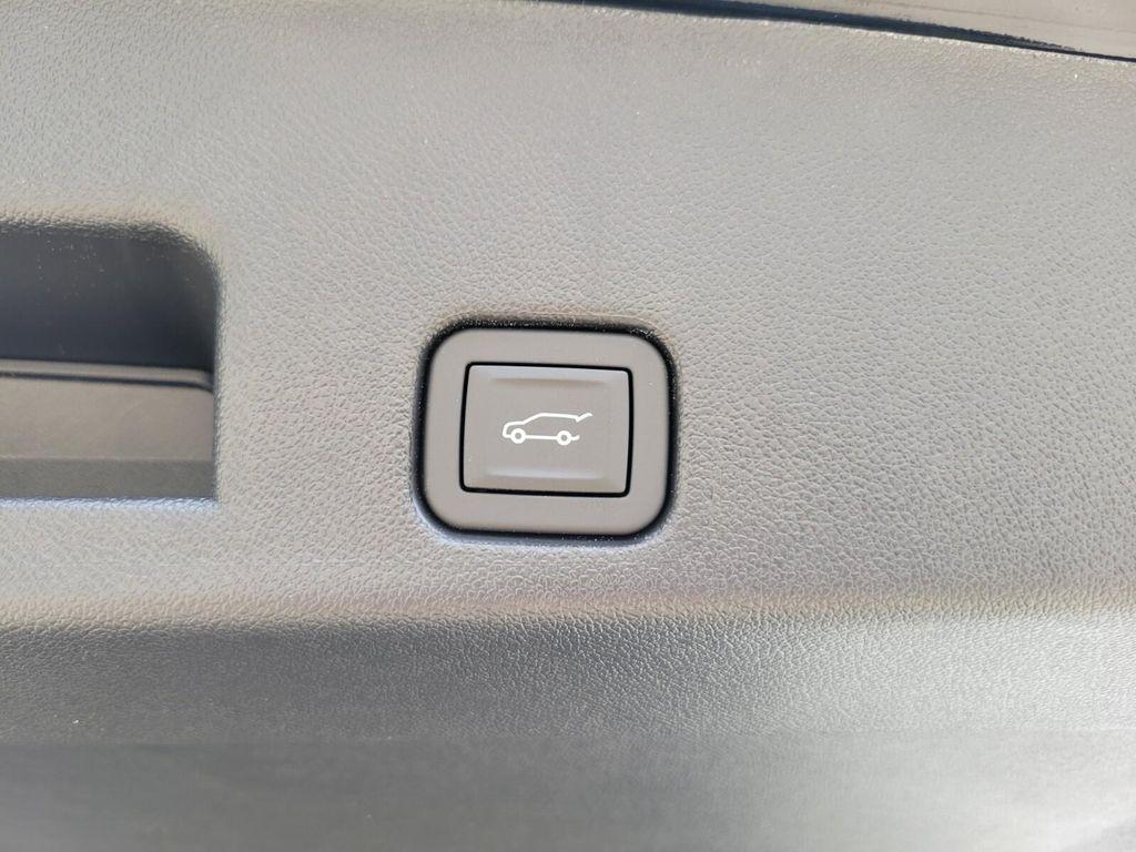 new 2026 Chevrolet Traverse car, priced at $43,600