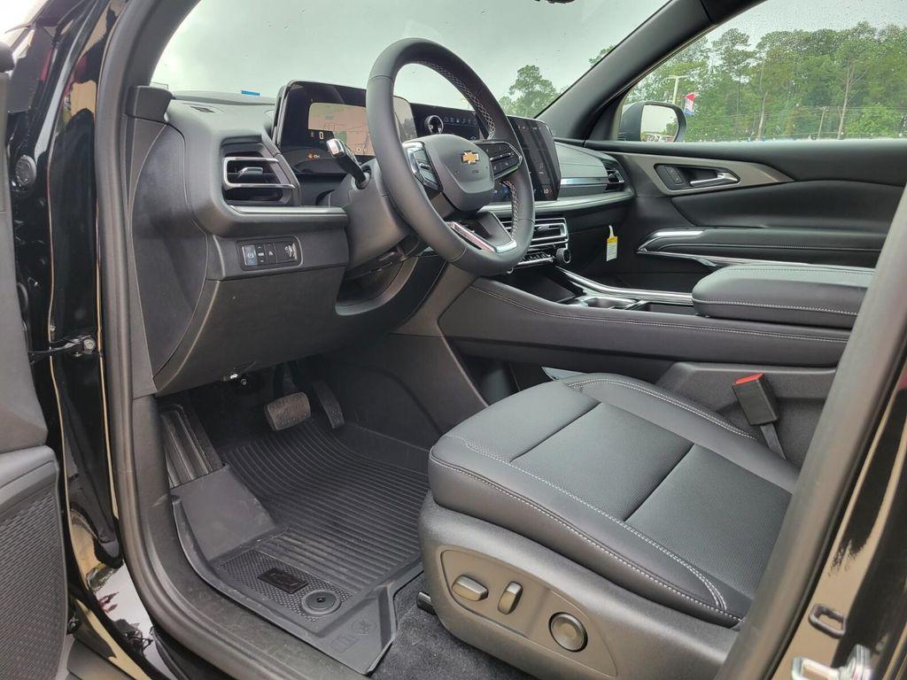 new 2026 Chevrolet Traverse car, priced at $43,600