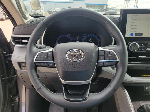 used 2023 Toyota Highlander car, priced at $41,587