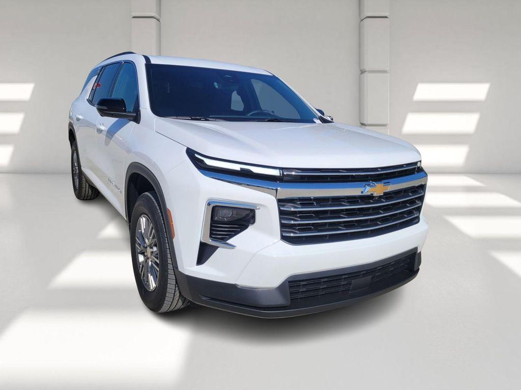 new 2026 Chevrolet Traverse car, priced at $43,600