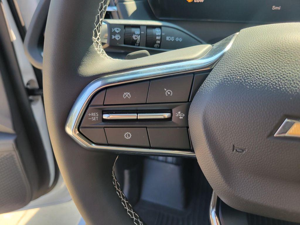 new 2026 Chevrolet Traverse car, priced at $43,600