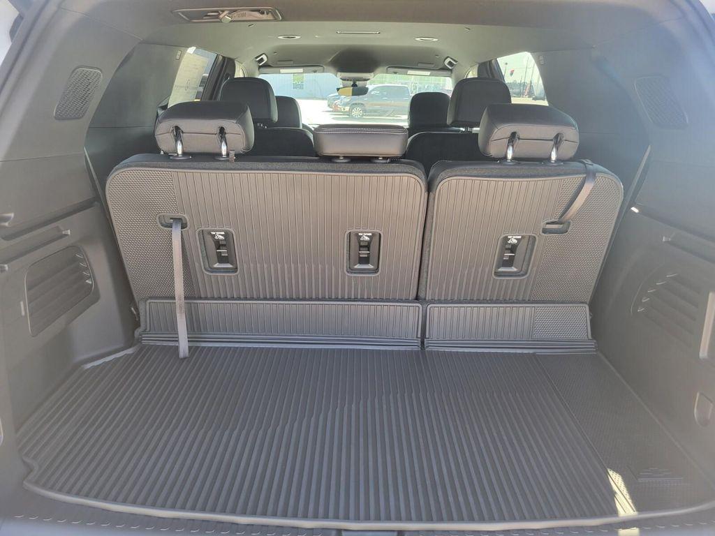 new 2026 Chevrolet Traverse car, priced at $43,600