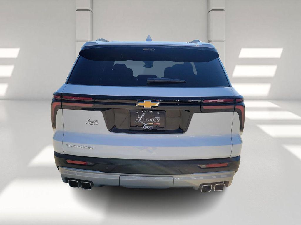new 2026 Chevrolet Traverse car, priced at $43,600
