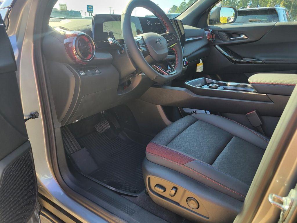 new 2026 Chevrolet Equinox car, priced at $33,170