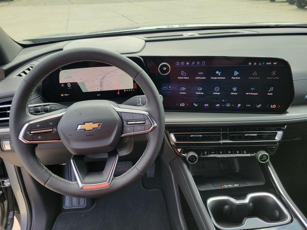 new 2026 Chevrolet Traverse car, priced at $43,600