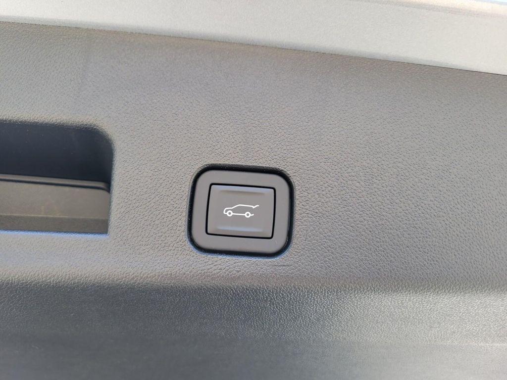 new 2026 Chevrolet Traverse car, priced at $43,600