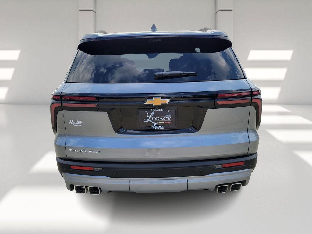 new 2026 Chevrolet Traverse car, priced at $43,600