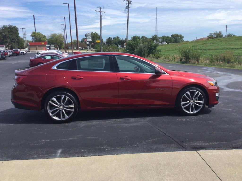 new 2025 Chevrolet Malibu car, priced at $33,900