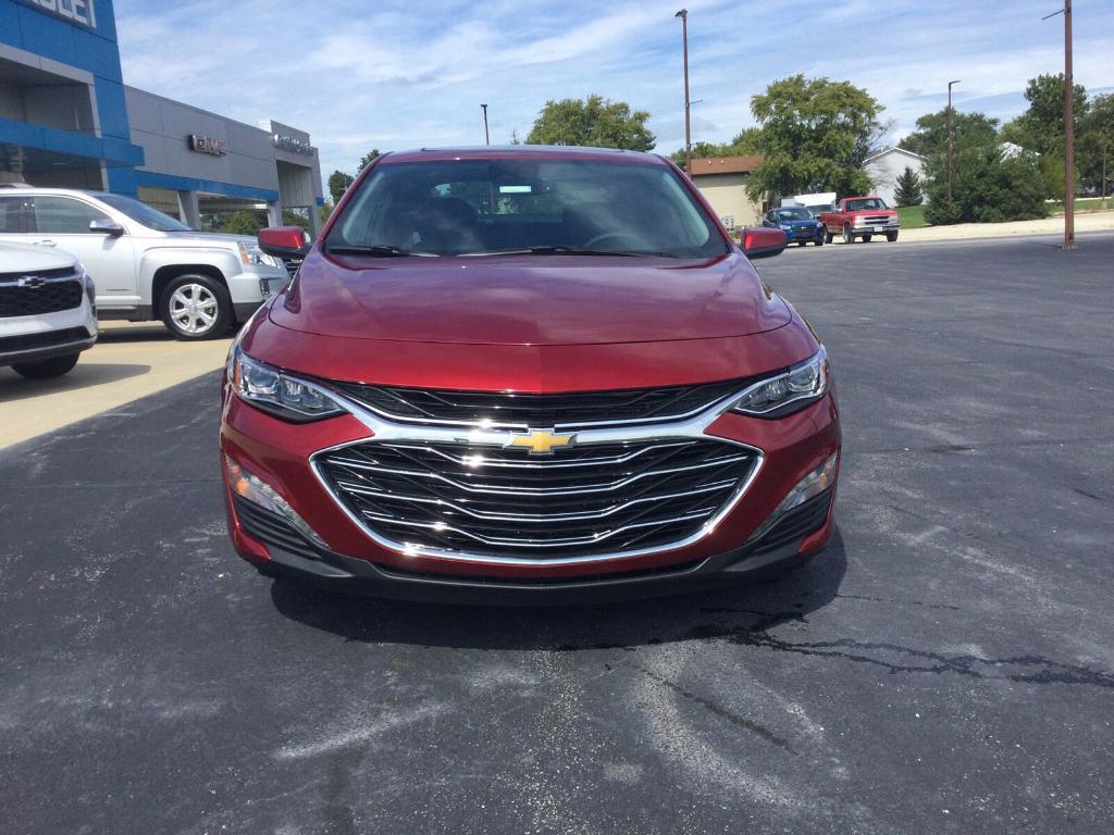 new 2025 Chevrolet Malibu car, priced at $33,900