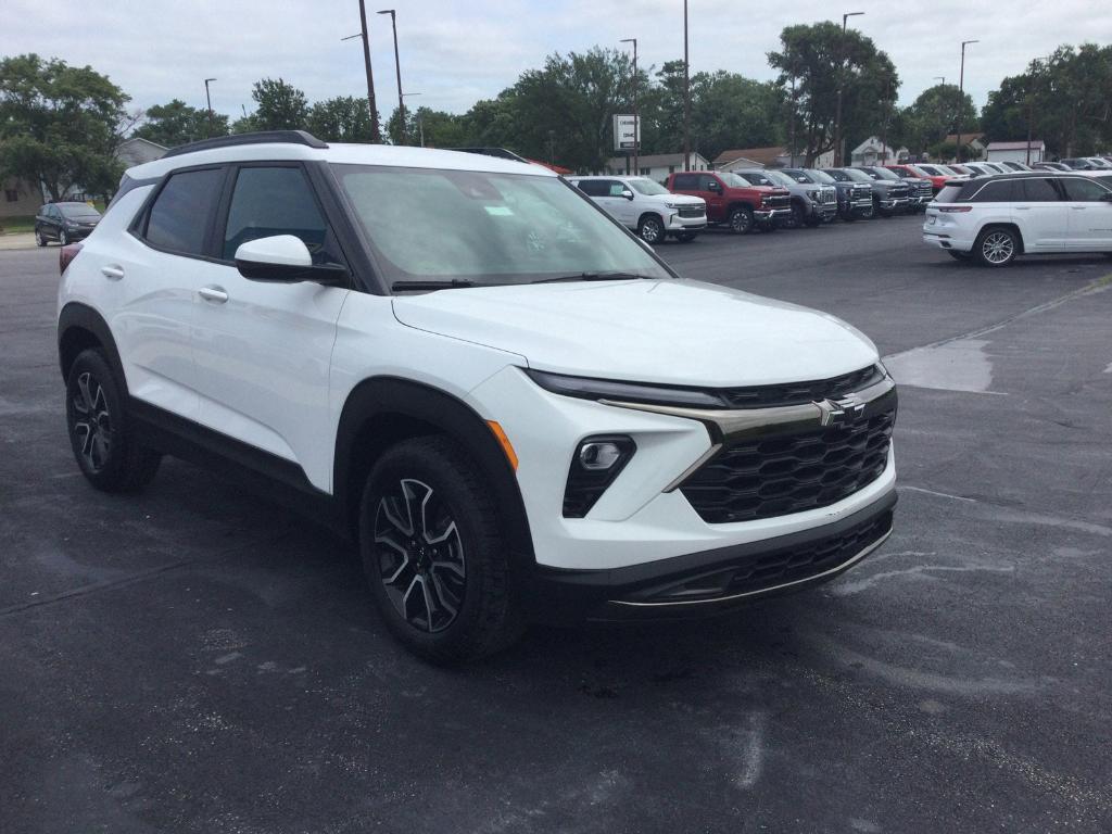 new 2024 Chevrolet TrailBlazer car, priced at $27,500