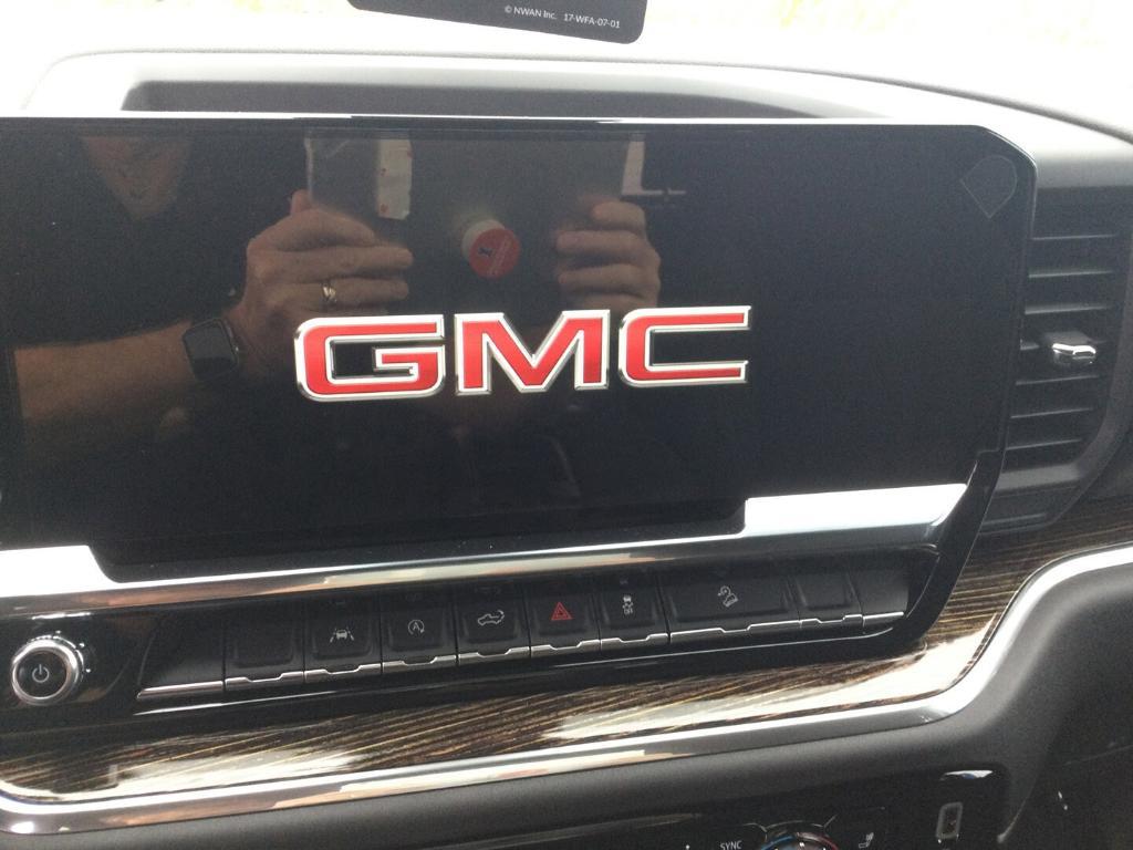new 2025 GMC Sierra 1500 car, priced at $55,245