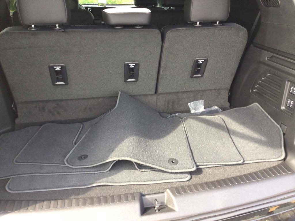 new 2025 Chevrolet Traverse car, priced at $56,995