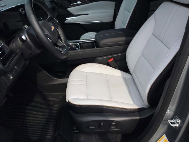 new 2025 Chevrolet Traverse car, priced at $59,145