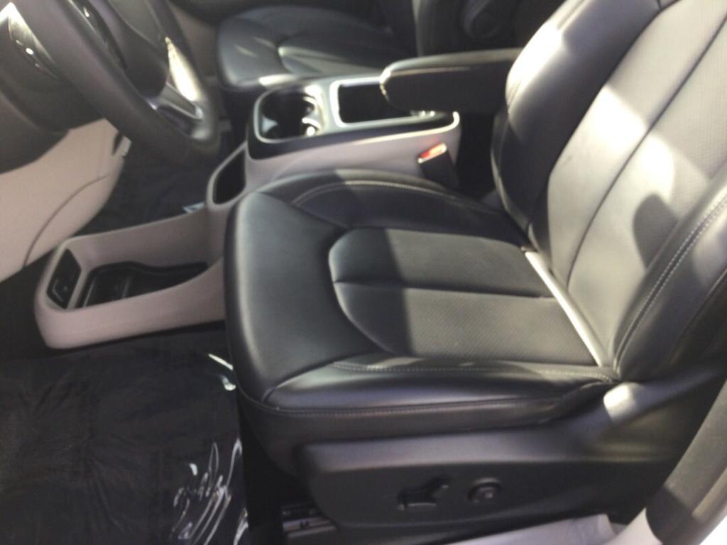used 2023 Chrysler Pacifica car, priced at $22,995