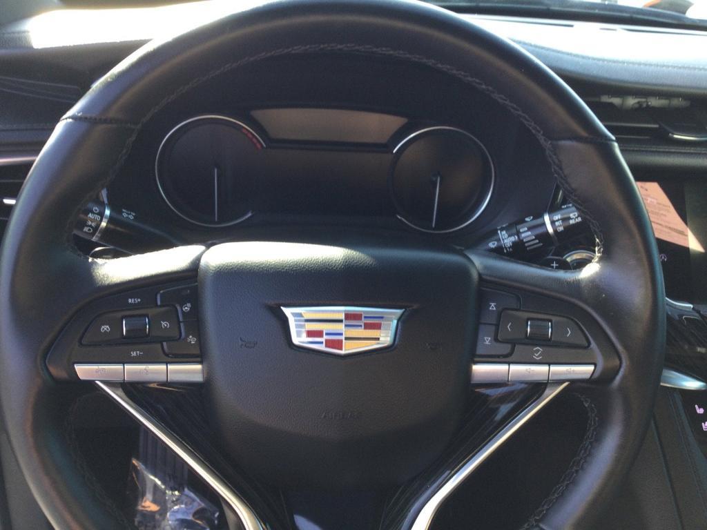 used 2025 Cadillac XT6 car, priced at $44,995